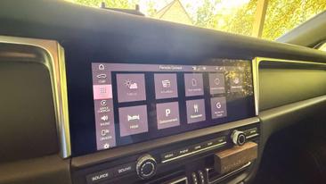 Porsche Macan Electrique Turbo — photo 42