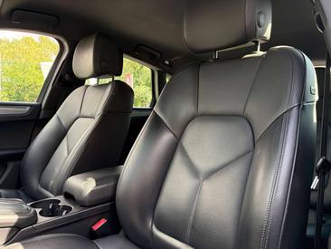 Porsche Macan — photo 13