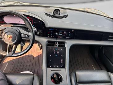 Porsche Taycan 4S — photo 12