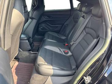 Porsche Taycan 4S — photo 13