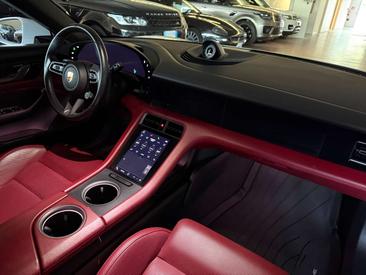 Porsche Taycan Turbo S — photo 6