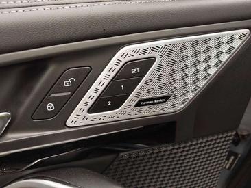 BMW IX1 XDrive30 — photo 7