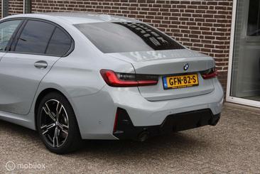 BMW Série 3 Berline 330i — photo 4