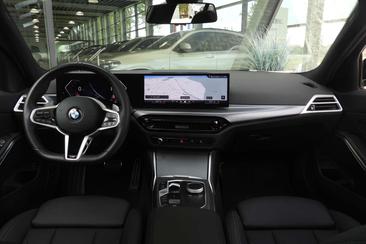 BMW Série 3 Berline 330i — photo 3