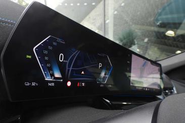BMW IX1 EDrive20 — photo 10