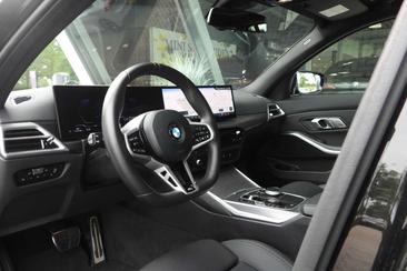 BMW Série 3 Berline 330i — photo 11