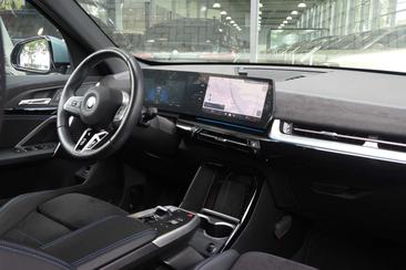 BMW IX1 EDrive20 — photo 23
