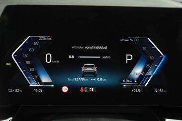BMW IX1 EDrive20 — photo 28