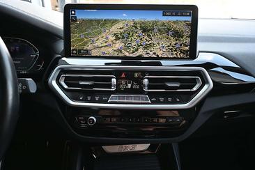 BMW iX3 — photo 6