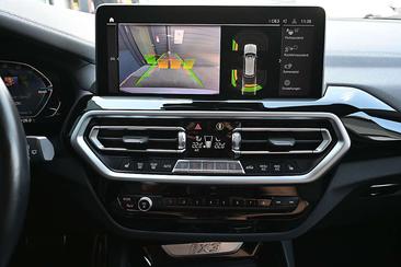 BMW iX3 — photo 7