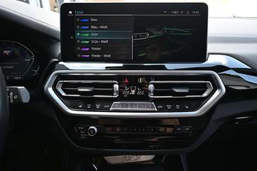 BMW iX3 — photo 8