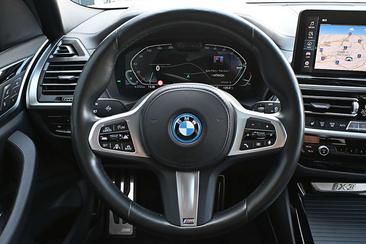BMW iX3 — photo 17