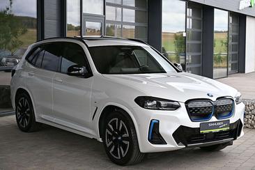 BMW iX3 — photo 26