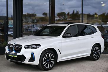 BMW iX3 — photo 27