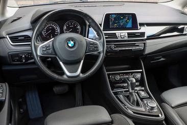 BMW Série 2 Berline 225d — photo 38