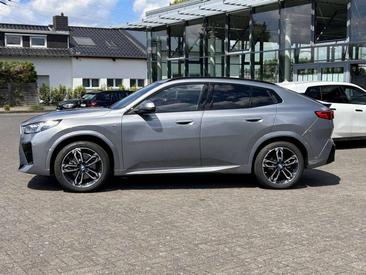 BMW IX2 Coupé SUV XDrive30 — photo 2
