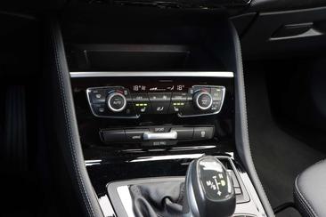 BMW Série 2 Berline 225d — photo 39