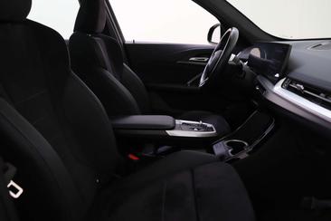 BMW IX1 XDrive30 — photo 18