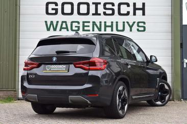 BMW iX3 — photo 3