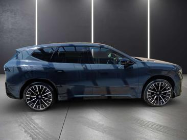 BMW iX3 — photo 3