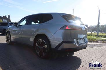 BMW iX3 50 XDrive — photo 4