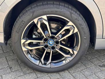 BMW IX2 Coupé SUV XDrive30 — photo 11