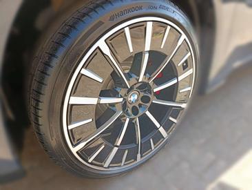 BMW iX3 — photo 9
