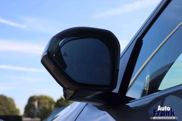 BMW iX3 50 XDrive — photo 11