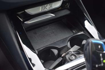BMW iX3 — photo 24