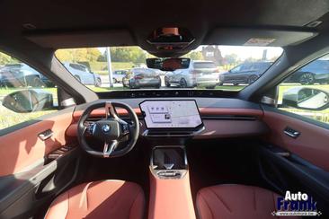 BMW iX3 50 XDrive — photo 24