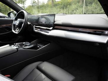 BMW Série 5 523i — photo 6