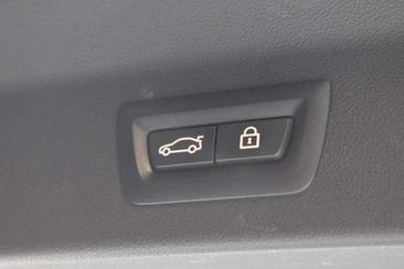 BMW iX3 — photo 27