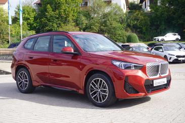 BMW IX1 XDrive30 — photo 3