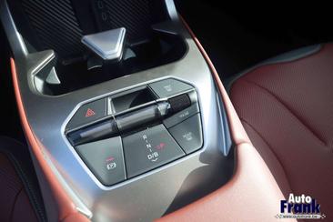 BMW iX3 50 XDrive — photo 49