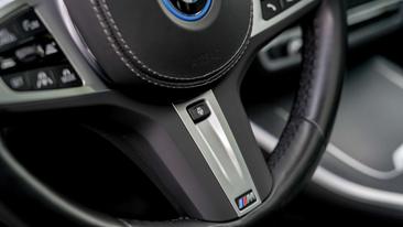 BMW X5 XDrive45e — photo 17