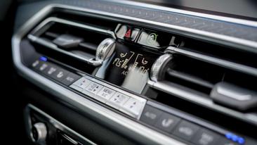 BMW X5 XDrive45e — photo 24