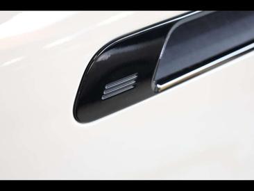 BMW IX XDrive60 — photo 20