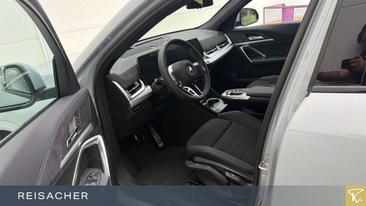 BMW IX2 EDrive20 — photo 4