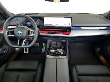 BMW I5 Touring XDrive40 — photo 8