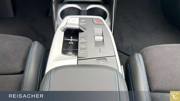 BMW IX2 EDrive20 — photo 10