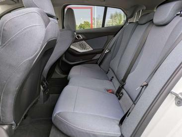 BMW Série 1 Berline 118d — photo 5