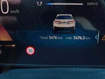 BMW IX XDrive45 — photo 21