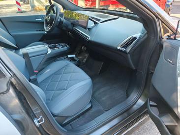 BMW IX XDrive45 — photo 29