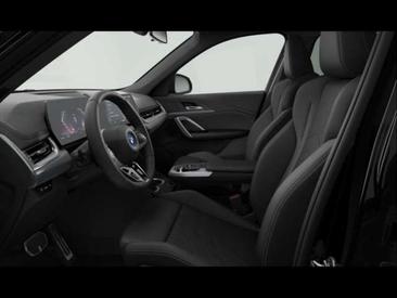 BMW IX1 EDrive20 — photo 3