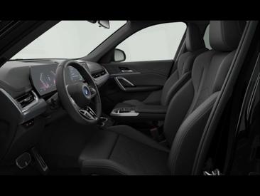 BMW IX1 EDrive20 — photo 3