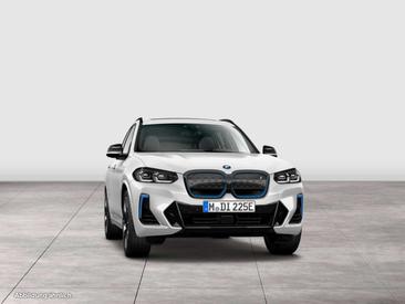 BMW iX3 — photo 10