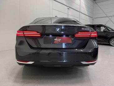 BMW Série 5 530e XDrive — photo 7