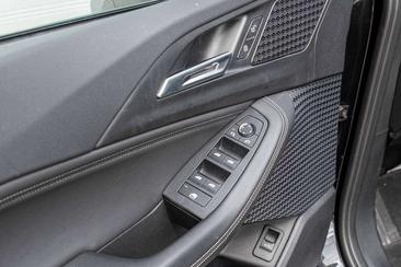 BMW 218 Active Tourer I — photo 40