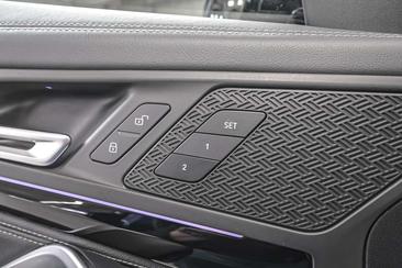 BMW X1 SDrive18d — photo 16