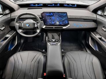 BMW iX3 — photo 9